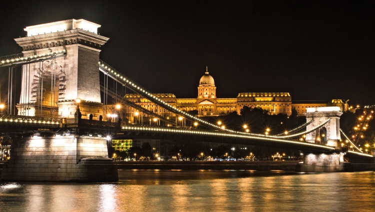 Budapest, the Pearl of the Danube (port-to-port cruise) – Hongrie Danube Budapest By Night03 Croisieurope