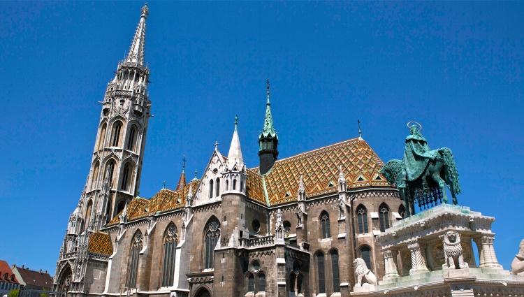 Christmas on the Danube (port-to-port cruise) – Hongrie Danube Budapest Cathedrale01 Frantisek Zvardon