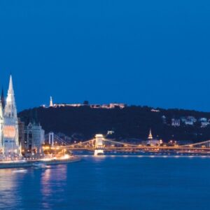 Trans-European cruise from Strasbourg to Budapest (port-to-port cruise) – Hongrie Danube Budapest Parlement By Night Croisieurope