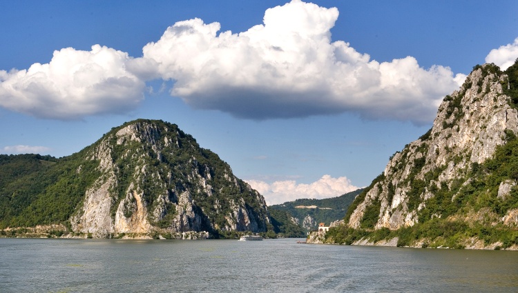 From the Blue Danube to the Black Sea (port-to-port cruise) – Hongrie Danube Les Portes De Fer05 Frantisek Zvardon