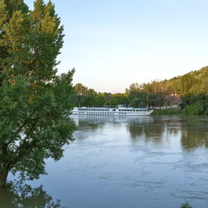 From the Tisza to the Danube, through the Real Hungary (port-to-port cruise) – Hongrie Danube Tokaj Ms Victor Hugo Frantisek Zvardon