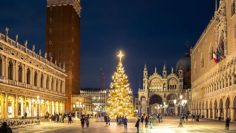 Advent Lights, a cruise through the heart of Venice’s Christmas markets and its lagoon (port-to-port cruise) – Italie Po Venise Croisieurope Slider Mvn Thomas