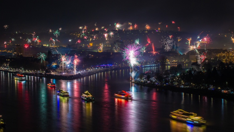 Rhine in Flames in Sankt Goarshausen – Magical Fireworks over the Water (port-to-port cruise) – Jan Von Uxkull Gyllenband