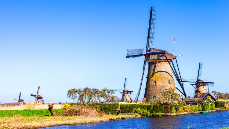 Cruise on the IJsselmeer, one of Holland’s treasures (port-to-port cruise) – Moulins A Vent Hollande Freeartist Freeartist