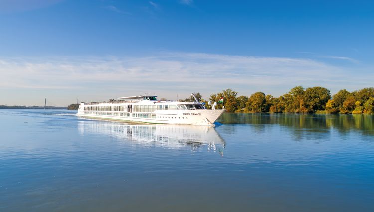 Viennese Waltzes and Habsburg Heritage A cruise into traditions on the beautiful Blue Danube (port-to-port cruise) – Ms Douce France Navigation Apres Budapest Danube 0017 Alexandres Sattler Alexandre Sattler