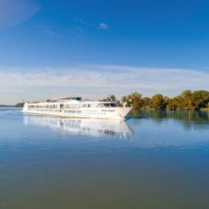 Viennese Waltzes and Habsburg Heritage A cruise into traditions on the beautiful Blue Danube (port-to-port cruise) – Ms Douce France Navigation Apres Budapest Danube 0017 Alexandres Sattler Alexandre Sattler