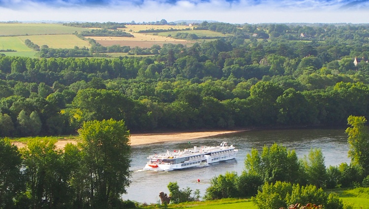 Royal New Year cruise on the Loire (port-to-port cruise) – Ms Loire Princesse Navigation Croisieurope La Loire Goetten