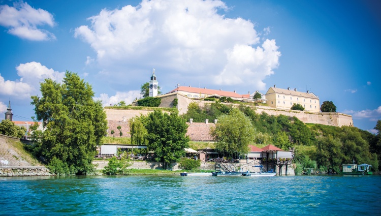 Trans-European cruise from Strasbourg to Budapest (port-to-port cruise) – Novi Sad Forteresse Petrovaradin Andrej Antic Shutterstock