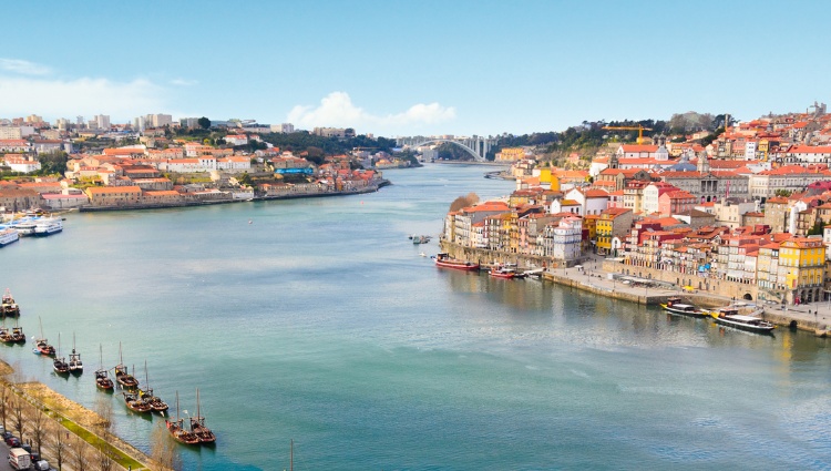 Porto, the Douro valley (Portugal) and Salamanca (Spain) 	(port-to-port cruise) – Portugal Douro Porto Croisieurope Slider Pof Shutterstock