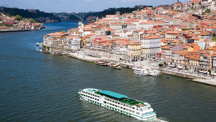 Cruise and Hikes in The Douro Valley, A Nature Lover’s Dream (port-to-port cruise) – Portugal Douro Porto Paysage Bateau Navigation Croisieurope