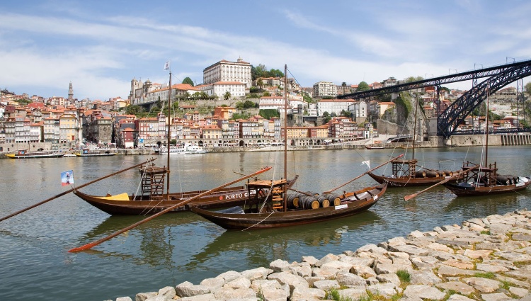 Porto and the Douro Valley (port-to-port cruise) – Portugal Douro Porto Paysage Croisieurope