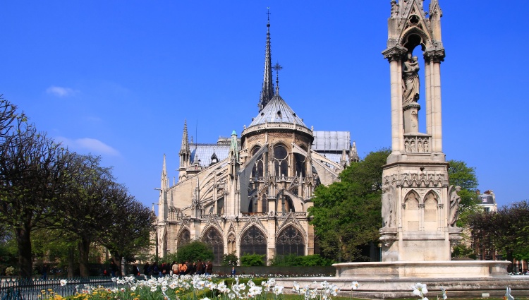 Royal Rivers, Castles, and Coronations (port-to-port cruise) – Reims Cathedrale Vichaya Kiatying Angsulee Vichaya Kiatying Angsulee