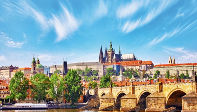 From Berlin to Prague: Cruise on the Elbe and Vltava Rivers (port-to-port cruise) – Republique Tcheque Danube Prague Croisieurope Vignette Pga Shutterstock