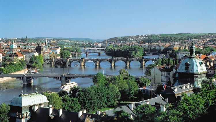 From Prague to Berlin: Cruise on the Vltava and Elbe Rivers (port-to-port cruise) – Republique Tcheque Moldau Prague Croisieurope