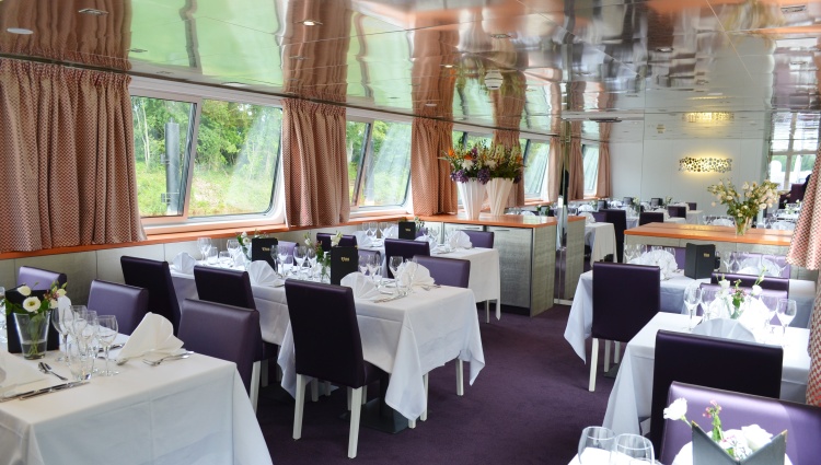 Prestigious Paris & and the Canal Saint-Martin (port-to-port cruise) – Restaurant02 Peniche Raymonde Croisieurope Croisieurope