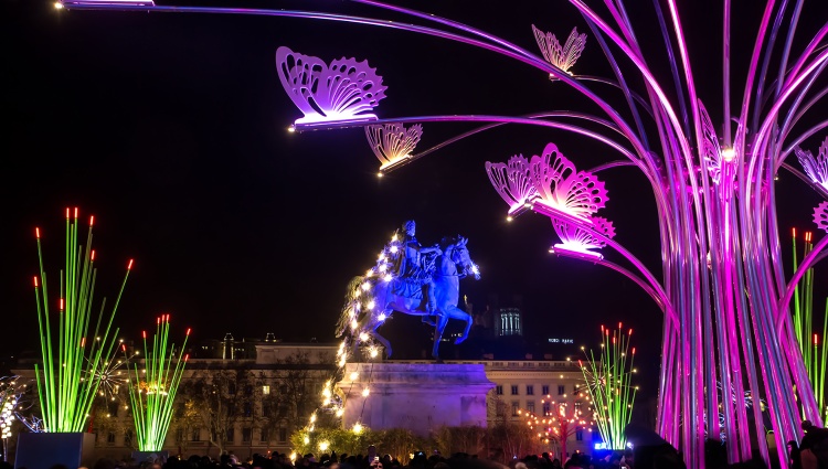The Festival of Lights in Lyon (port-to-port cruise) – Rhone Lyon Fete Lumieres Deborde Shutterstock