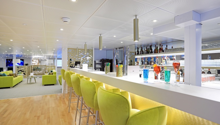 Four Rivers, Four Valleys – The Best of the Saar, Moselle, Neckar, and Rhine Rivers (port-to-port cruise) – Salon Bar Ms Elbe Princesse Ll Elbe Croisieurope Oliver Asmussen