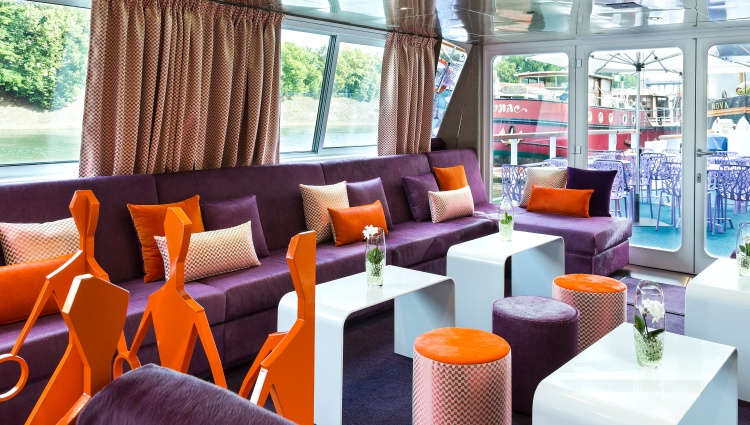 Prestigious Paris & and the Canal Saint-Martin (port-to-port cruise) – Salon02 Peniche Raymonde Croisieurope Croisieurope