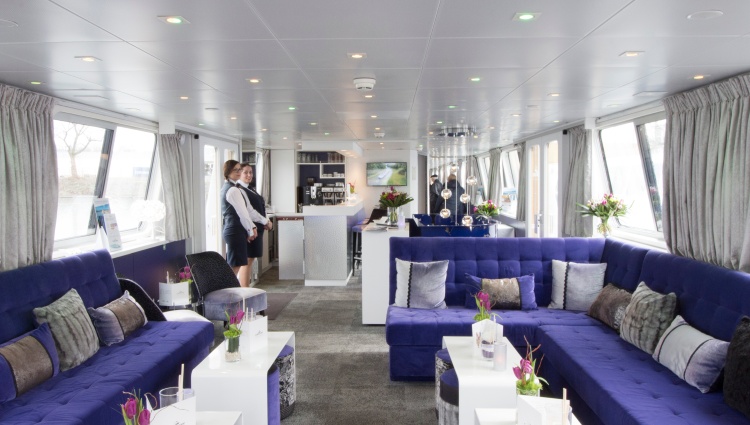 Prestigious New Year’s Eve in Paris (port to port) – Salon03 Peniche Deborah Croisieurope