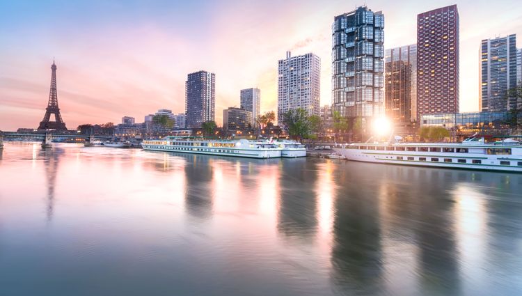 Impressionist Reflections Along the Seine (port-to-port cruise) – Seine Paris Grenelle Thierry Faula Adobestock 02 Croisieurope Thierry Faula