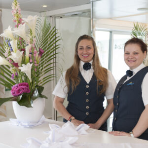 Christmas in Alsace and show at the Royal Palace (port-to-port) – Serveuses Ms Symphonie Rhin Danube Croisieurope Denis Merck