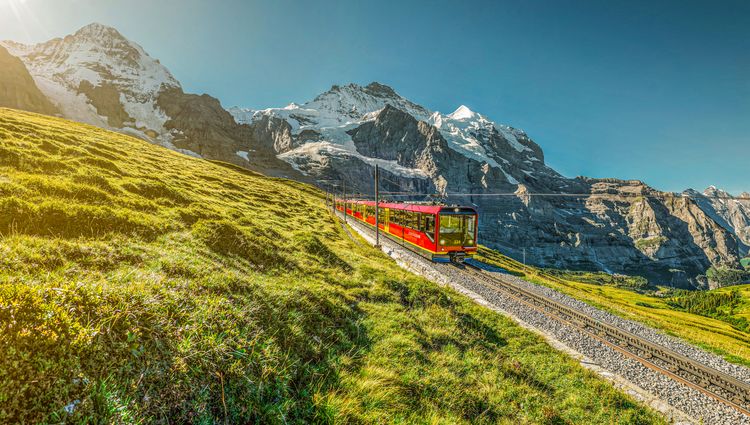From the Heart of Alsace to Summits in the Swiss Alps (port-to-port cruise) – Train Ferroviaire De La Jungfrau Prairies Jungfraubahnen 2019