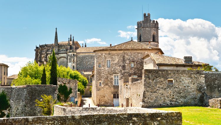 All the must-see sites on the Rhône between Lyon, Provence, and the Camargue with a dinner at Paul Bocuse’s Abbaye de Collonges Restaurant OFFERED (port-to-port cruise) – Viviers Gkuna Shutterstock
