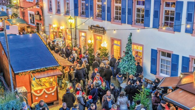 Christmas Markets along the Rhine (port-to-port package) – Weihnachtsmarkt Rudesheim Tourist Ag Foto Marlis Steinmetz Shutterstock