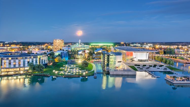 From Copenhagen to Amsterdam : The Baltic Sea, the Oder and Havel and Elbe Rivers (port-to-port cruise) – Wolfsbourg Autostadt Volkswagen 436330